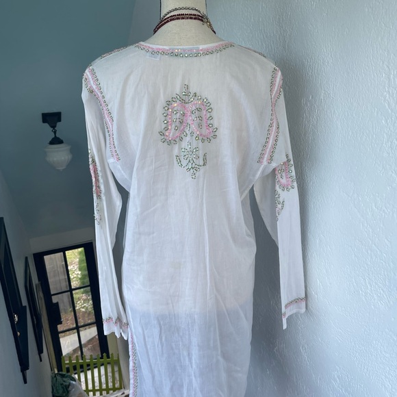 Graham Kandiah NWOT Elegant White Green and Pink Embroidered beaded Tunic Medium - Picture 6 of 8